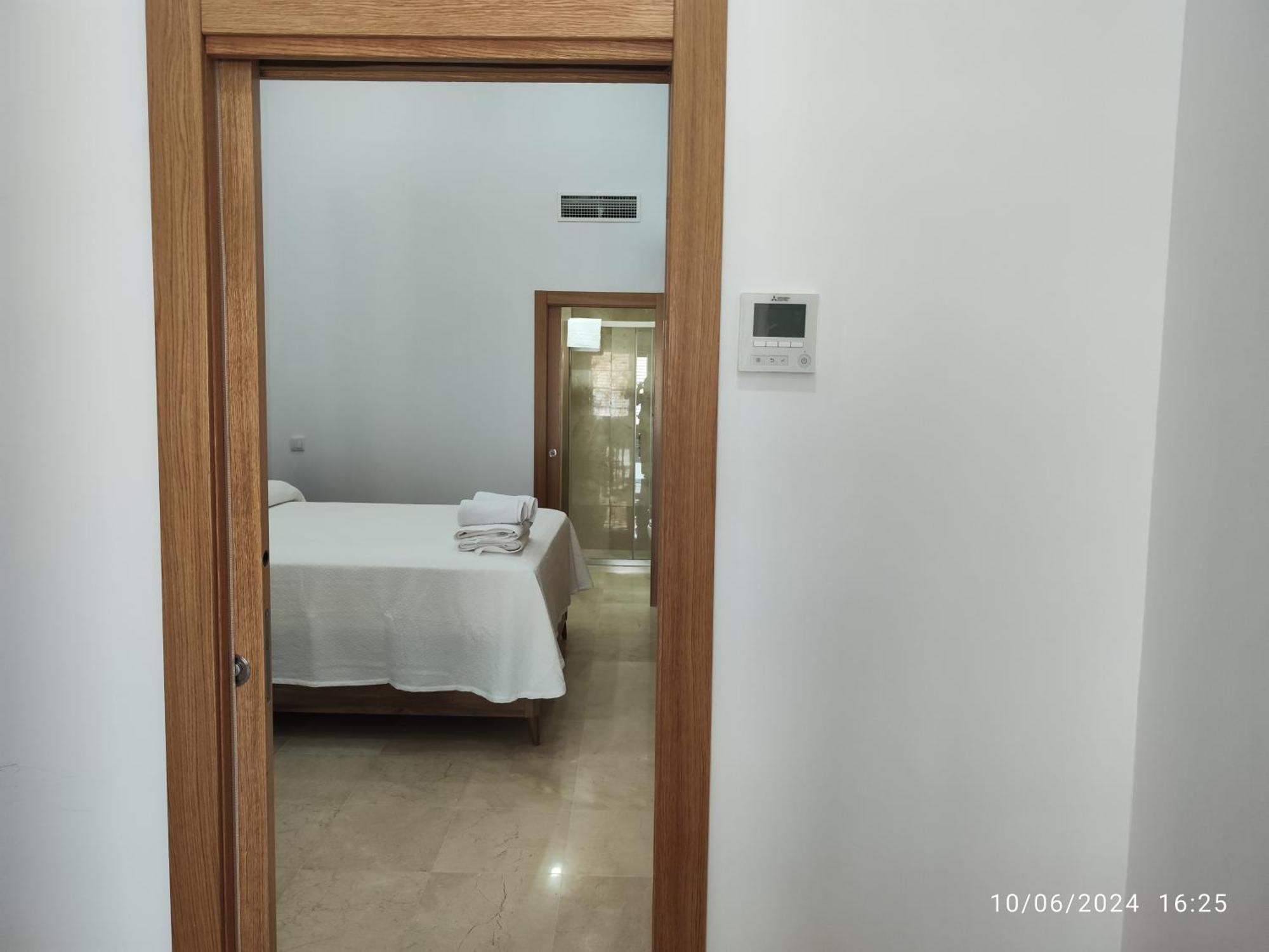 Apartamentos Luxury Playa Victoria Cadiz Luaran gambar